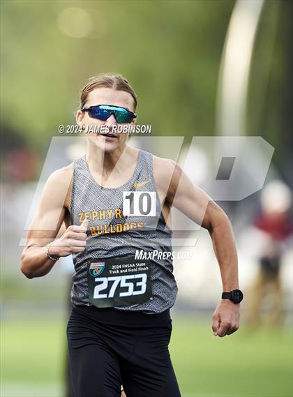 Thumbnail 2 in FHSAA 3A Finals (1600 Meter) photogallery.
