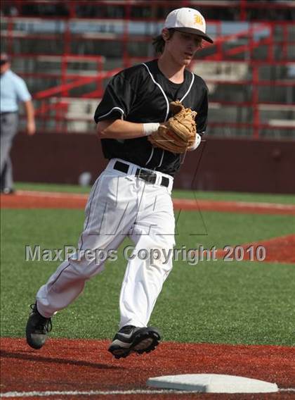 Thumbnail 2 in Bellevue vs. Covington Catholic (9th Region Tournament) photogallery.