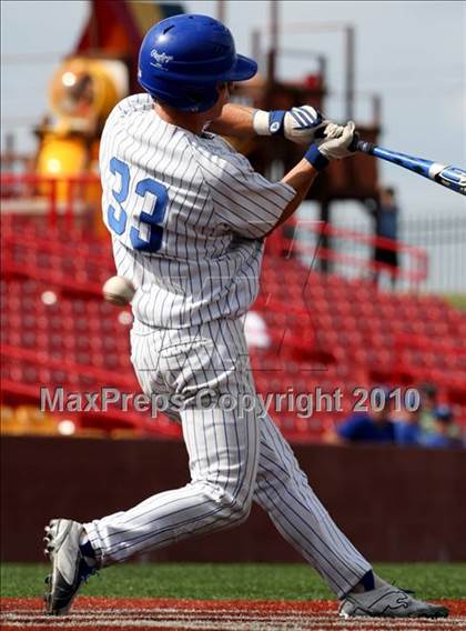 Thumbnail 3 in Bellevue vs. Covington Catholic (9th Region Tournament) photogallery.