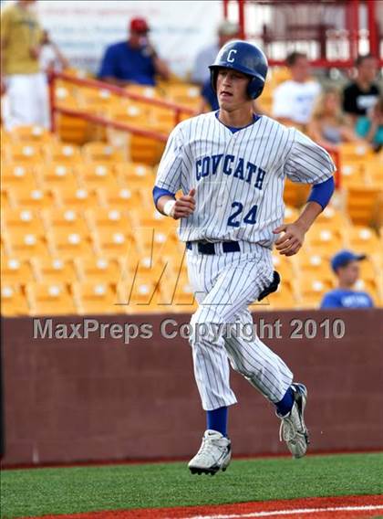 Thumbnail 2 in Bellevue vs. Covington Catholic (9th Region Tournament) photogallery.