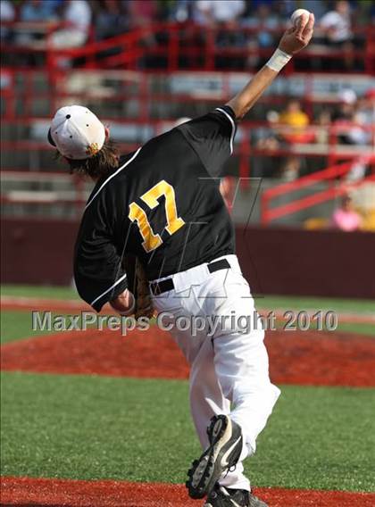 Thumbnail 2 in Bellevue vs. Covington Catholic (9th Region Tournament) photogallery.