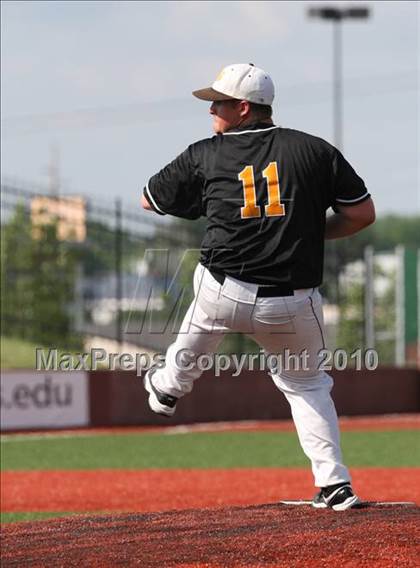Thumbnail 3 in Bellevue vs. Covington Catholic (9th Region Tournament) photogallery.