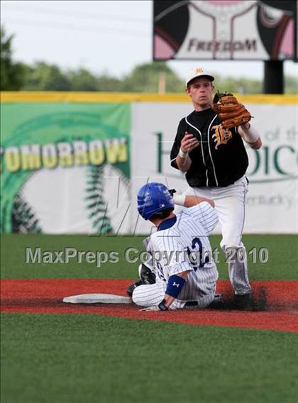 Thumbnail 2 in Bellevue vs. Covington Catholic (9th Region Tournament) photogallery.