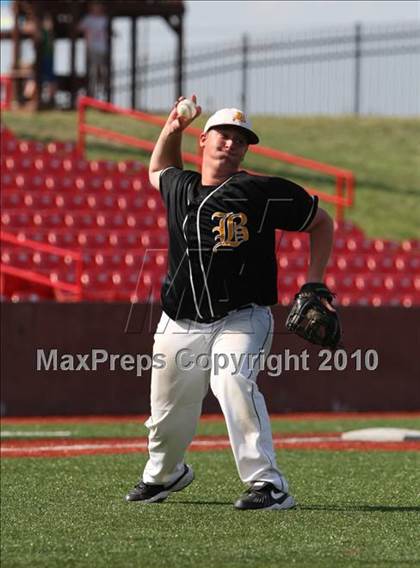 Thumbnail 2 in Bellevue vs. Covington Catholic (9th Region Tournament) photogallery.