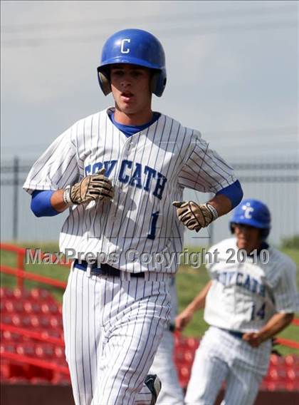 Thumbnail 3 in Bellevue vs. Covington Catholic (9th Region Tournament) photogallery.