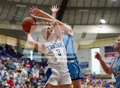 Thumbnail 3 in Cascade vs. Indianapolis Bishop Chatard (IHSAA 3A Regional Championship) photogallery.