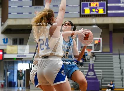Thumbnail 2 in Cascade vs. Indianapolis Bishop Chatard (IHSAA 3A Regional Championship) photogallery.