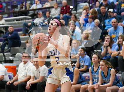 Thumbnail 1 in Cascade vs. Indianapolis Bishop Chatard (IHSAA 3A Regional Championship) photogallery.