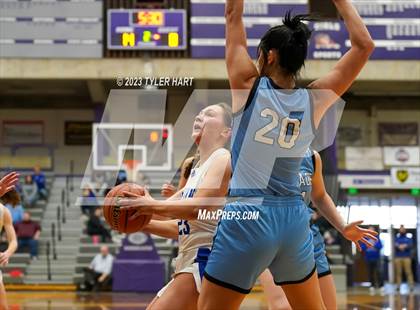 Thumbnail 2 in Cascade vs. Indianapolis Bishop Chatard (IHSAA 3A Regional Championship) photogallery.