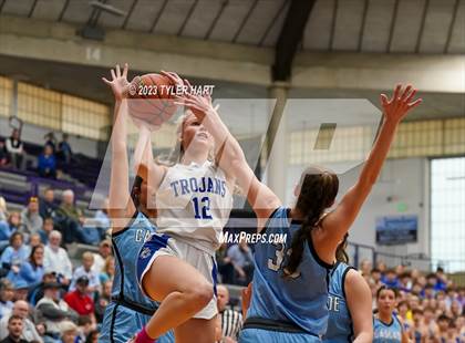 Thumbnail 3 in Cascade vs. Indianapolis Bishop Chatard (IHSAA 3A Regional Championship) photogallery.