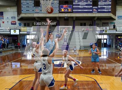 Thumbnail 2 in Cascade vs. Indianapolis Bishop Chatard (IHSAA 3A Regional Championship) photogallery.