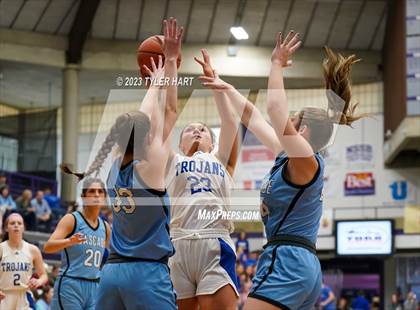 Thumbnail 1 in Cascade vs. Indianapolis Bishop Chatard (IHSAA 3A Regional Championship) photogallery.