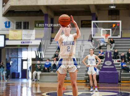 Thumbnail 2 in Cascade vs. Indianapolis Bishop Chatard (IHSAA 3A Regional Championship) photogallery.