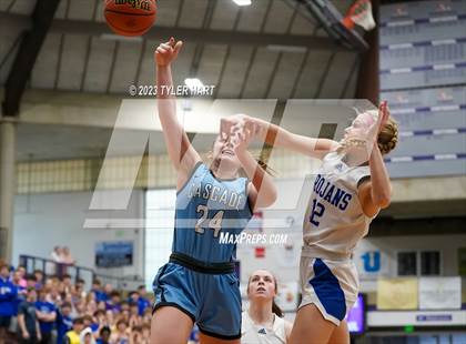 Thumbnail 2 in Cascade vs. Indianapolis Bishop Chatard (IHSAA 3A Regional Championship) photogallery.