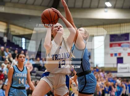 Thumbnail 1 in Cascade vs. Indianapolis Bishop Chatard (IHSAA 3A Regional Championship) photogallery.
