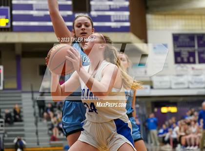Thumbnail 1 in Cascade vs. Indianapolis Bishop Chatard (IHSAA 3A Regional Championship) photogallery.