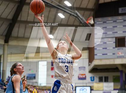 Thumbnail 3 in Cascade vs. Indianapolis Bishop Chatard (IHSAA 3A Regional Championship) photogallery.