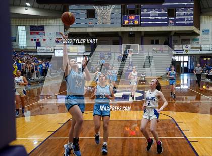 Thumbnail 2 in Cascade vs. Indianapolis Bishop Chatard (IHSAA 3A Regional Championship) photogallery.