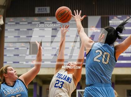 Thumbnail 1 in Cascade vs. Indianapolis Bishop Chatard (IHSAA 3A Regional Championship) photogallery.