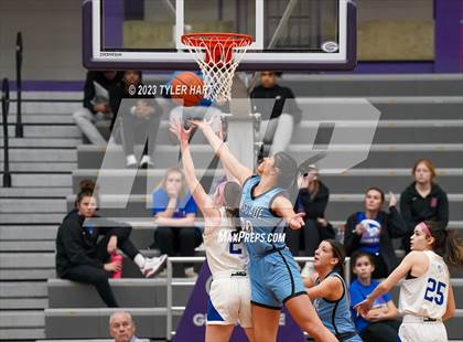 Thumbnail 2 in Cascade vs. Indianapolis Bishop Chatard (IHSAA 3A Regional Championship) photogallery.