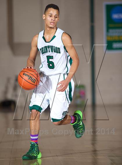 Thumbnail 3 in Northport vs. Brentwood (Section 11 Class AA Semifinal) photogallery.
