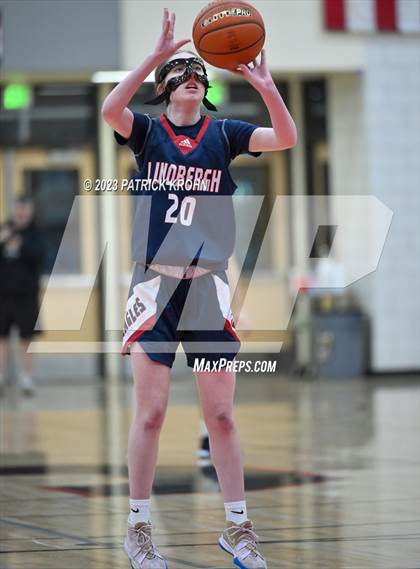 Thumbnail 3 in Lindbergh @ Sammamish photogallery.