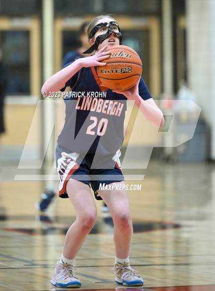 Thumbnail 2 in Lindbergh @ Sammamish photogallery.