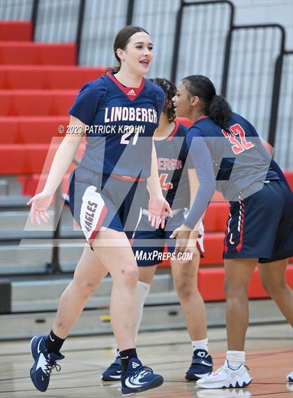 Thumbnail 3 in Lindbergh @ Sammamish photogallery.