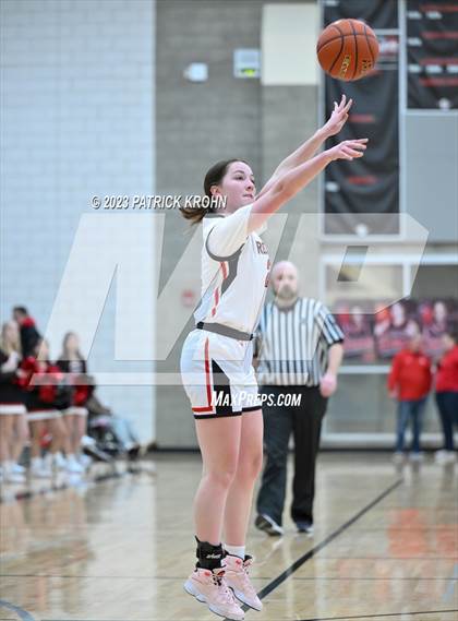Thumbnail 1 in Lindbergh @ Sammamish photogallery.