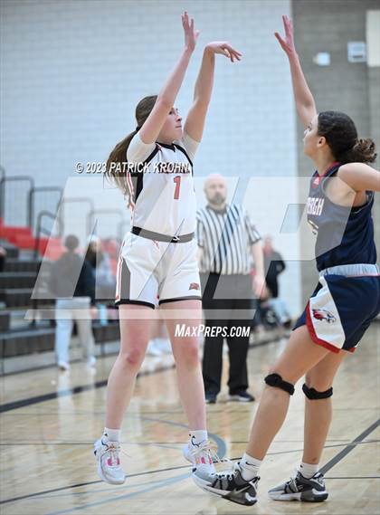 Thumbnail 1 in Lindbergh @ Sammamish photogallery.