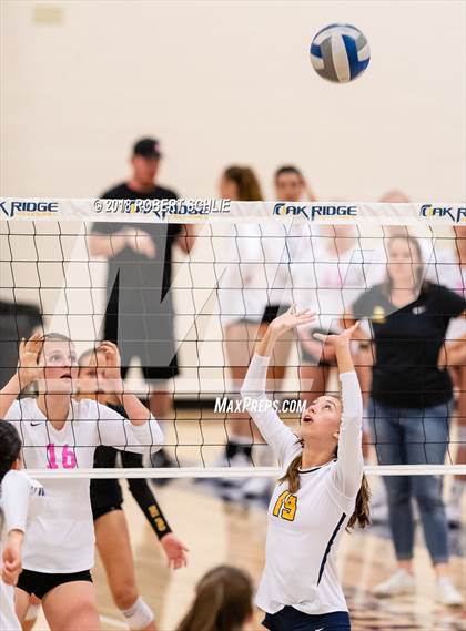 Thumbnail 2 in Del Oro @ Oak Ridge photogallery.