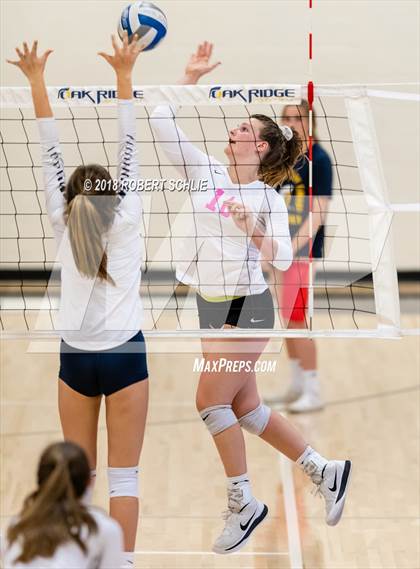Thumbnail 1 in Del Oro @ Oak Ridge photogallery.