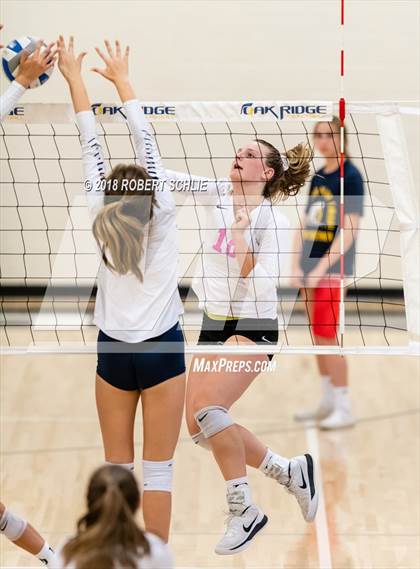 Thumbnail 2 in Del Oro @ Oak Ridge photogallery.