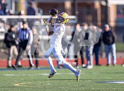 Thumbnail 2 in Lake Braddock vs West Springfield (VHSL Class 6 Region Final) photogallery.