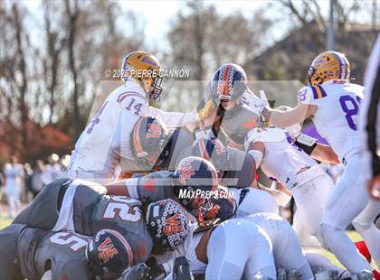 Thumbnail 3 in Lake Braddock vs West Springfield (VHSL Class 6 Region Final) photogallery.