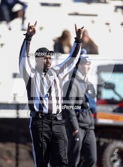 Thumbnail 2 in Lake Braddock vs West Springfield (VHSL Class 6 Region Final) photogallery.