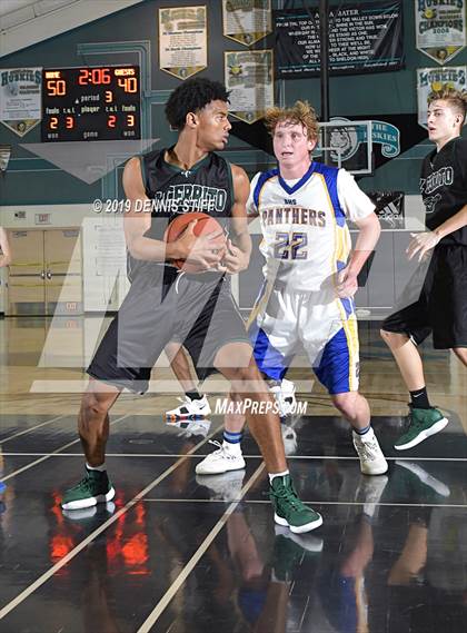 Thumbnail 2 in El Cerrito vs. Benicia (Adidas Challenge) photogallery.