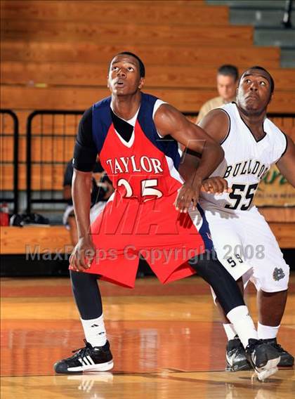Thumbnail 1 in Alief Taylor vs. North Forest (McDonald’s Texas Invitational) photogallery.
