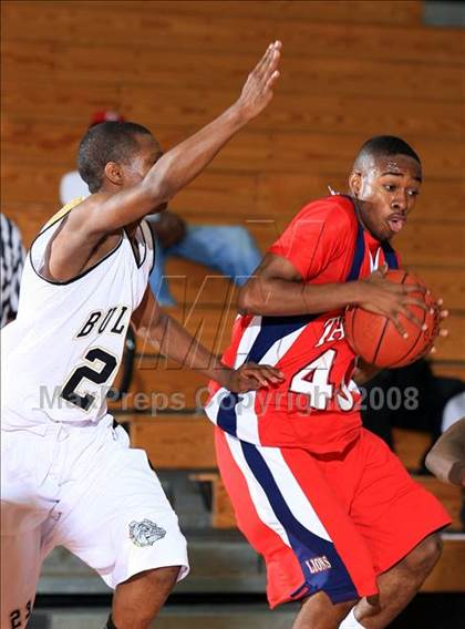 Thumbnail 2 in Alief Taylor vs. North Forest (McDonald’s Texas Invitational) photogallery.