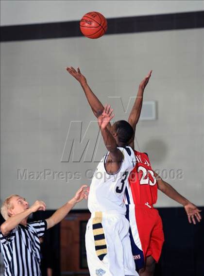 Thumbnail 2 in Alief Taylor vs. North Forest (McDonald’s Texas Invitational) photogallery.