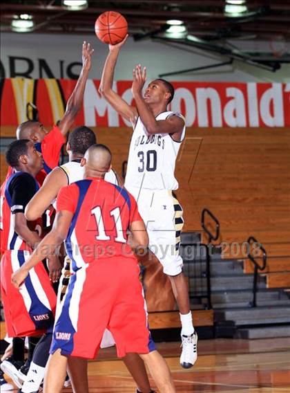 Thumbnail 2 in Alief Taylor vs. North Forest (McDonald’s Texas Invitational) photogallery.