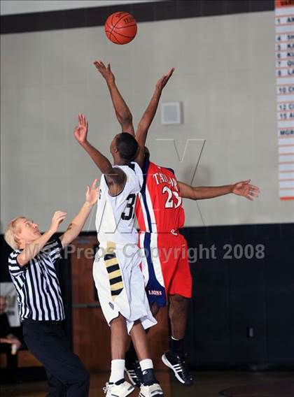 Thumbnail 3 in Alief Taylor vs. North Forest (McDonald’s Texas Invitational) photogallery.