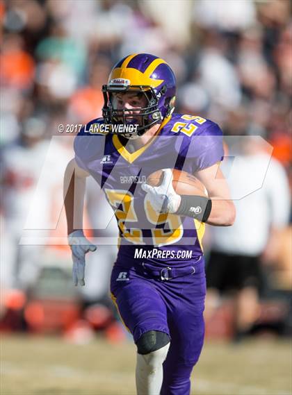 Thumbnail 2 in La Junta vs. Bayfield (CHSAA 2017 2A Final) photogallery.
