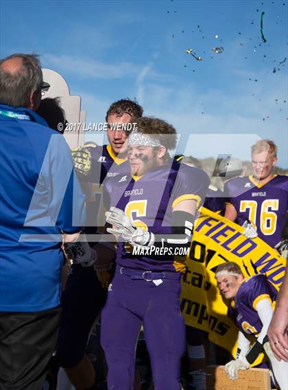 Thumbnail 2 in La Junta vs. Bayfield (CHSAA 2017 2A Final) photogallery.