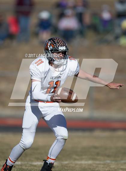Thumbnail 3 in La Junta vs. Bayfield (CHSAA 2017 2A Final) photogallery.