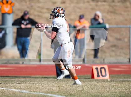 Thumbnail 1 in La Junta vs. Bayfield (CHSAA 2017 2A Final) photogallery.