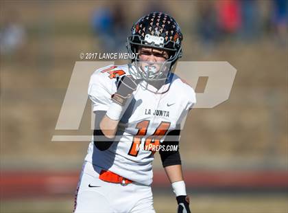 Thumbnail 3 in La Junta vs. Bayfield (CHSAA 2017 2A Final) photogallery.