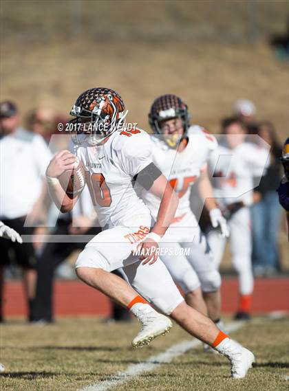 Thumbnail 2 in La Junta vs. Bayfield (CHSAA 2017 2A Final) photogallery.