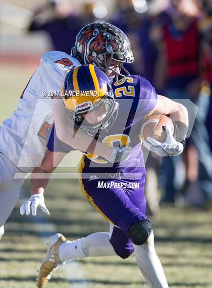 Thumbnail 1 in La Junta vs. Bayfield (CHSAA 2017 2A Final) photogallery.