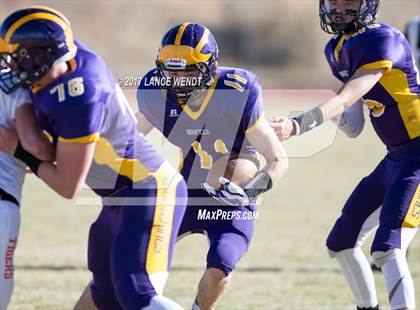 Thumbnail 2 in La Junta vs. Bayfield (CHSAA 2017 2A Final) photogallery.